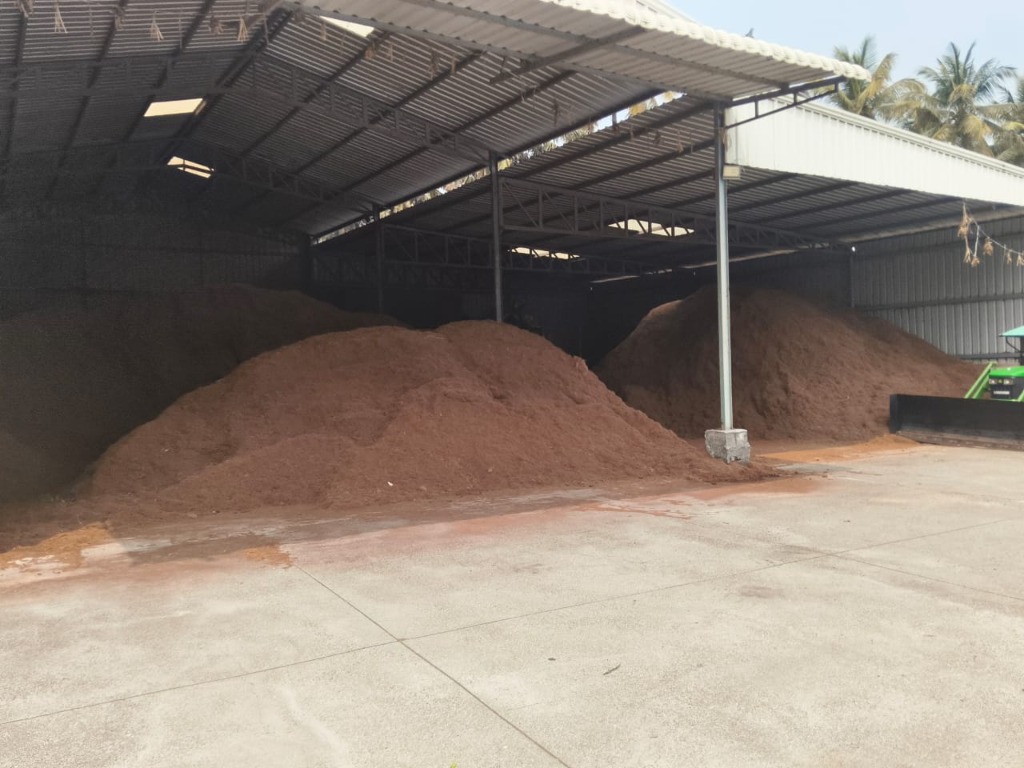 Large raw materials storage shed operations